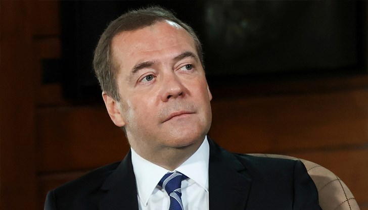 Обсъдихме двустранното сътрудничество в областите на икономиката и индустриалното производство, говорихме и за конфликта в Украйна, написа Медведев в Телеграм