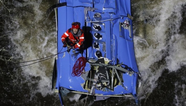 Най-малко двама души са загинали Най-малко двама души са загинали