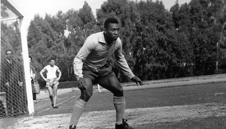 За първи и последен път в своята кариера за Бразилия Пеле остава резерва в мач срещу България непосредствено преди началото на Мондиала в Мексико