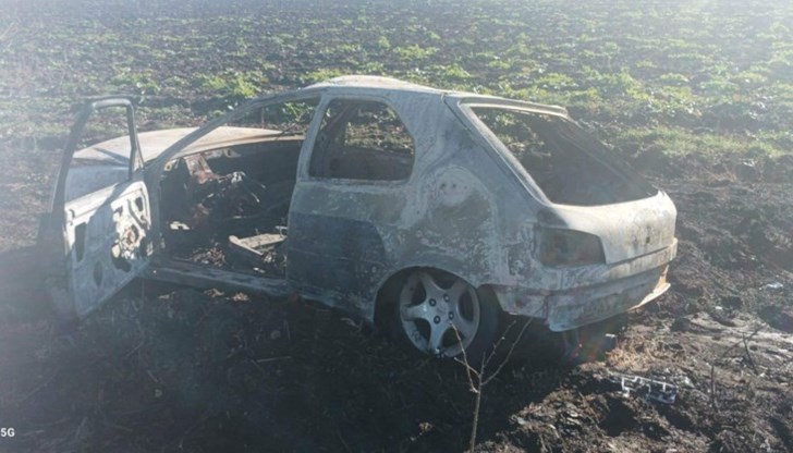 Засега е известен само един от тримата мъже, извадили Тони Тодоров от горящата му кола. Търсят се другите двама герои Засега е известен само един от тримата мъже, извадили Тони Тодоров от горящата му кола. Търсят се другите двама герои