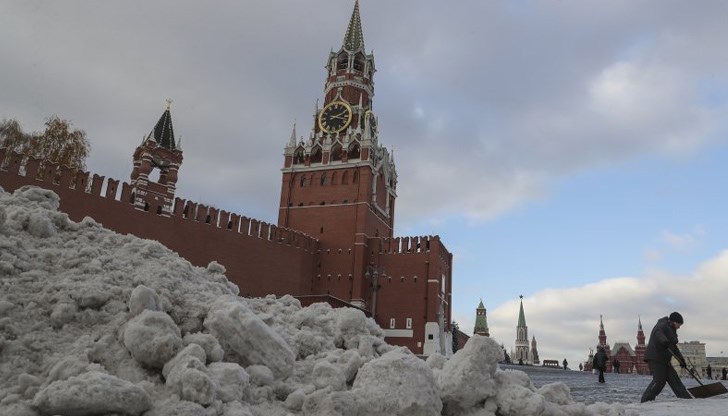 Обилен снеговалеж в Москва и околностите на града предизвика проблеми с транспорта