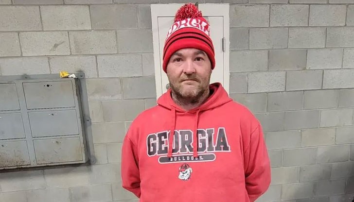 Кристофър Сполдинг се е обидил, че не е включен в „Списъка с най-търсените престъпници“ за ноември Кристофър Сполдинг се е обидил, че не е включен в „Списъка с най-търсените престъпници“ за ноември