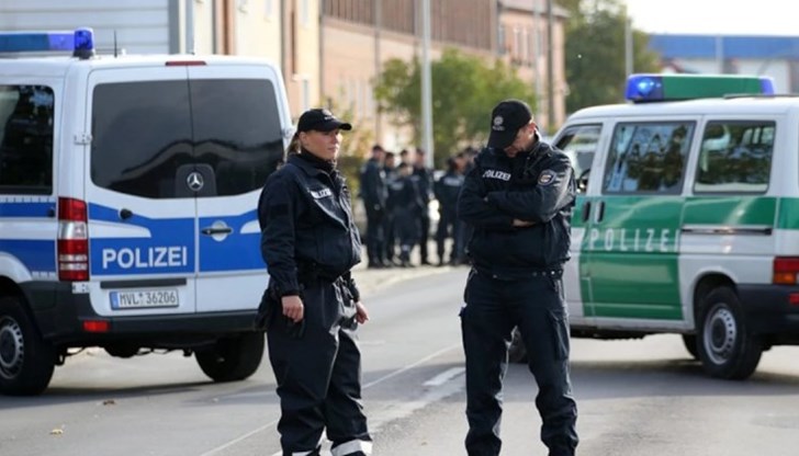 Полицията освободи заложниците - жена и дете