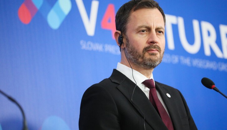 78 от 102 присъстващи депутати гласуваха вот на недоверие към правителството на Едуард Хегер 78 от 102 присъстващи депутати гласуваха вот на недоверие към правителството на Едуард Хегер