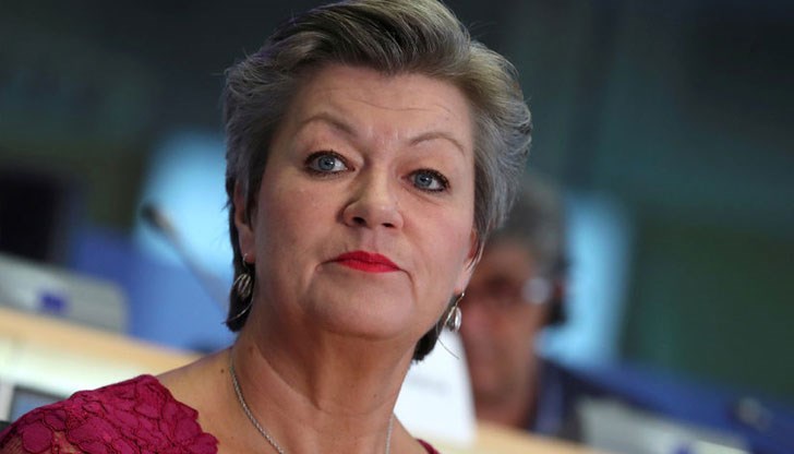 Всички загубихме от гласуването миналата седмица. Има само един печеливш и той е в Кремъл, заяви еврокомисарят