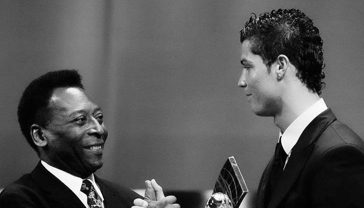 Кристиано Роналдо бе сред първите, които отдадоха почит към Краля на футбола Пеле Кристиано Роналдо бе сред първите, които отдадоха почит към Краля на футбола Пеле