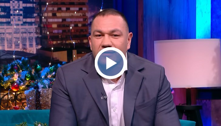 Боксьорът е горд татко на момиченце