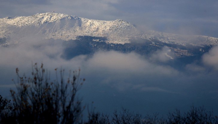Топло, ветровито и дъждовно ще бъде времето през почивните дни Топло, ветровито и дъждовно ще бъде времето през почивните дни