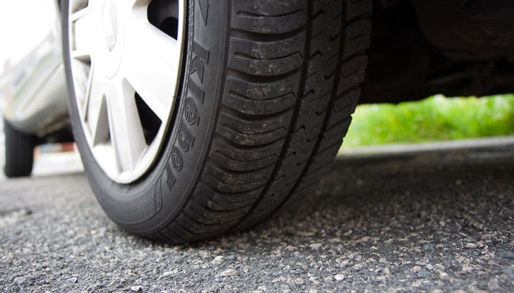 След направения оглед в резервоара е установено бяло кристалообразно вещество, наподобяващо захар