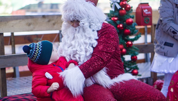 Кметът отправи коледни пожелания към русенци Кметът отправи коледни пожелания към русенци