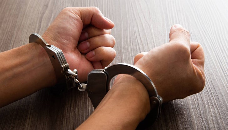 Извършителите на нападението са между 18 и 20-годишни, а двама от тях са задържани за срок от 72 часа