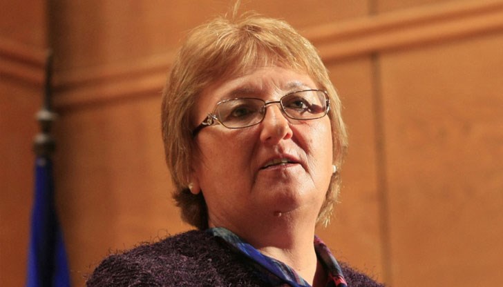 Нека да не гледаме към 49 Народно събрание, а направо към 50-о, каза тя Нека да не гледаме към 49 Народно събрание, а направо към 50-о, каза тя