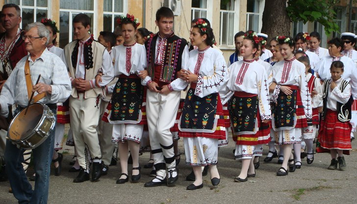 Българският химн също не е безплатен - там също е работил оркестър, хор