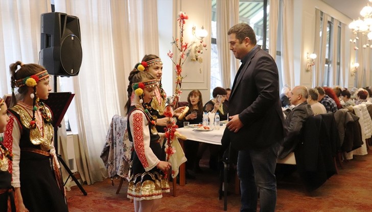 Съюзът на пенсионерите – регион Русе включва 21 клуба в Русе и над 2600 членове Съюзът на пенсионерите – регион Русе включва 21 клуба в Русе и над 2600 членове