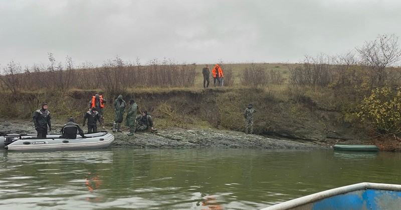 Предстои разпознаване, което да идентифицира трупаТруп е изплувал в езерото