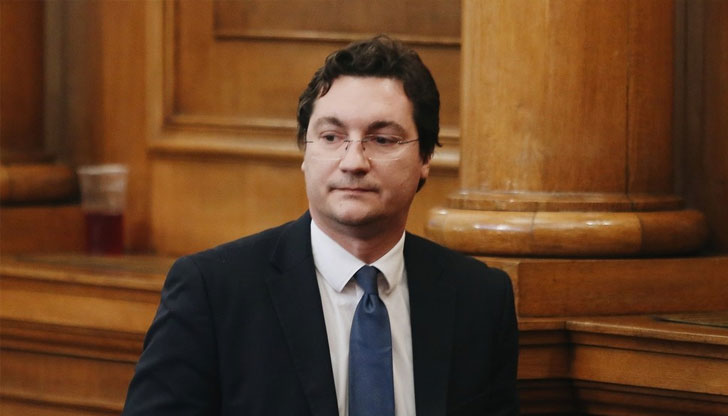 Президентът не може да бъде включен в списъка на лицата