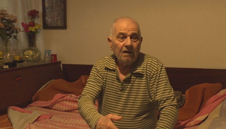 Апашът спечелил доверието на самотния 90-годишен мъж, като му се