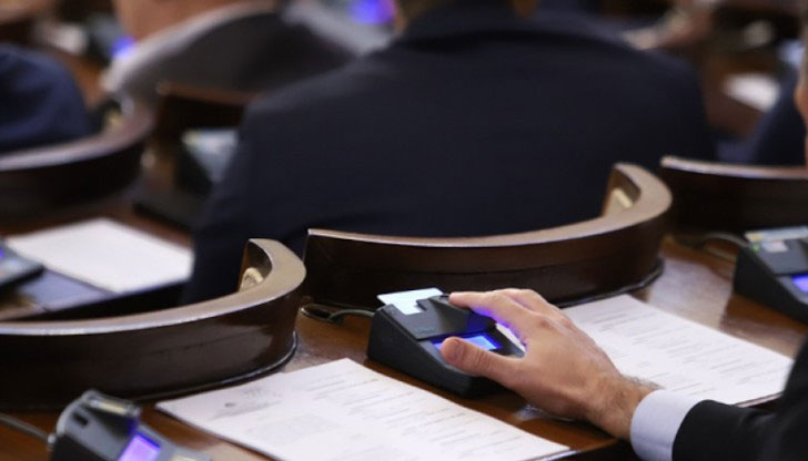 Законопроектите са предложени от Продължаваме промяната и служебното правителствоСлед 4-часово
