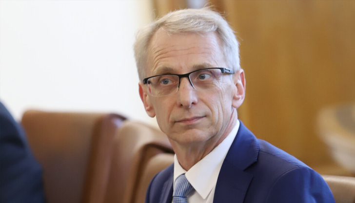 Акад. Денков обясни, че Продължаваме Промяната не води разговори с