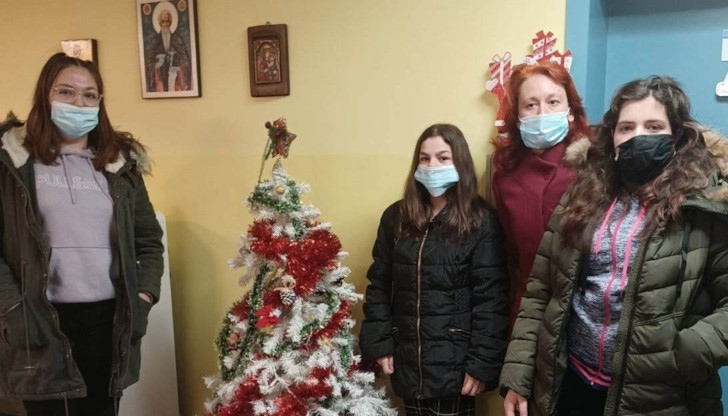 В момента в отделението са настанени над 50 деца на