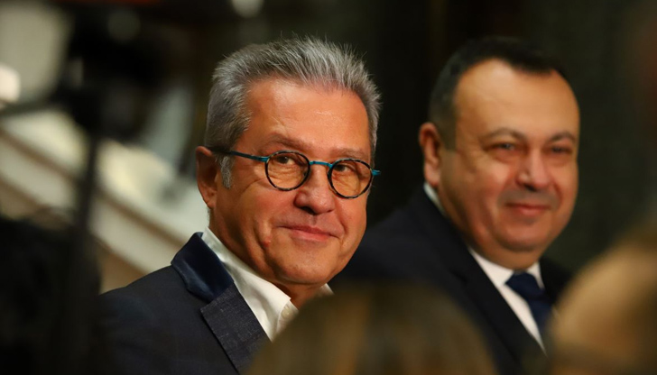 С безумното си поведение ПП и ДБ пропуснаха възможността да