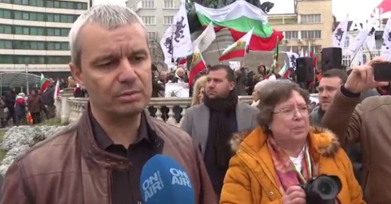 Протестиращи целиха с яйца представителството на Европейската комисия в СофияЯйца