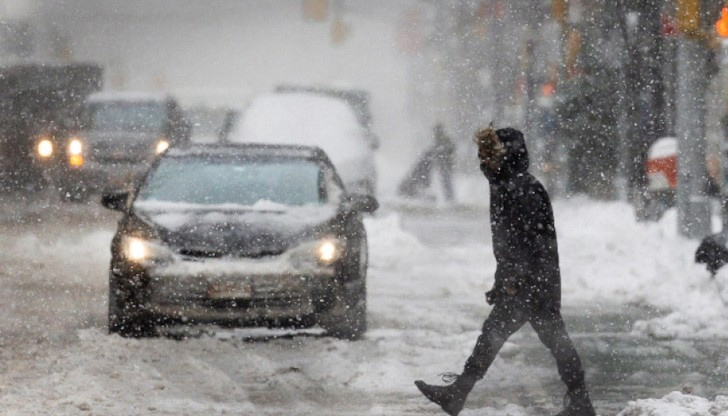 Загинала е и 56-годишна жена, след като домът ѝ е