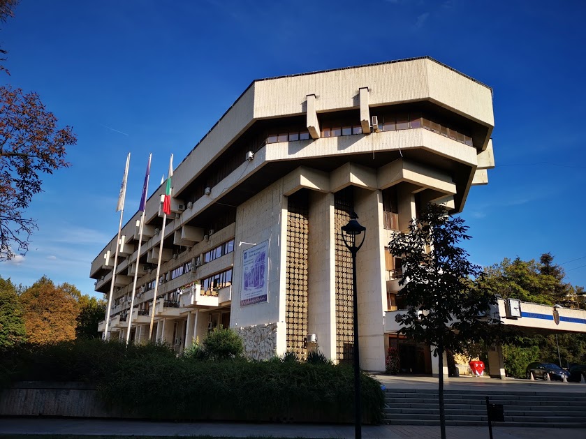 До 17:30 часа в последния работен ден от годината гражданите