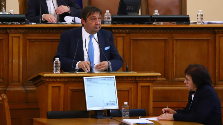 Този срок е вследствие на натрупано забавяне от януари до