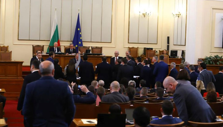 Ще обсъждат хартиената бюлетина и въвеждането на смесено гласуванеДепутатите днес