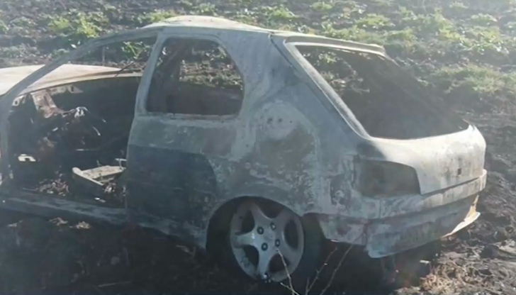 След удар колата на Тончо Тодоров пламнала, а непознати хора