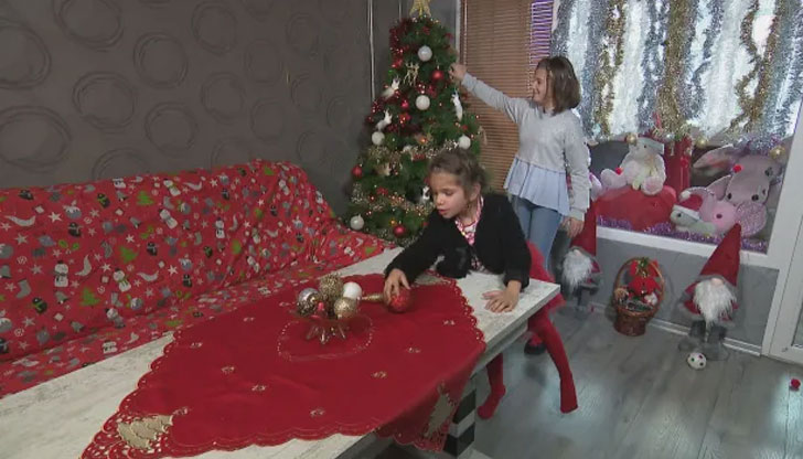 Никол и Сияна са родени нечуващи, но лекарите УМБАЛ Царица