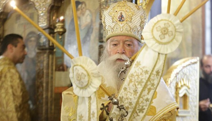 Трябва да служим и с Българската, и с Украинската православна