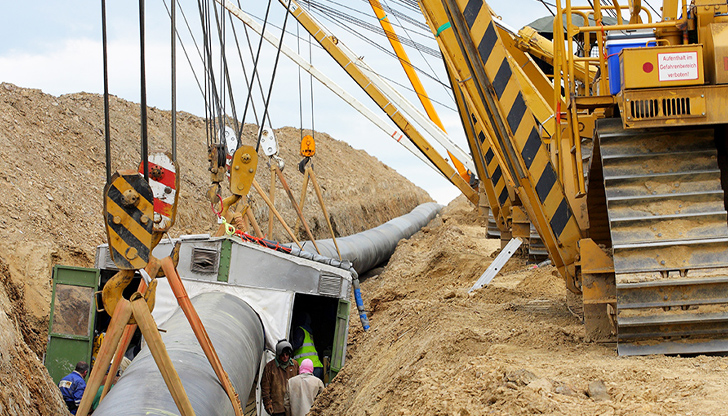 Според очевидци от изкоп е излизал фонтан, наподобяващ параТеч на