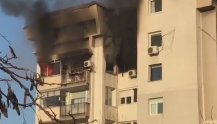 83-годишна жена е починала, а двама души са обгазени и