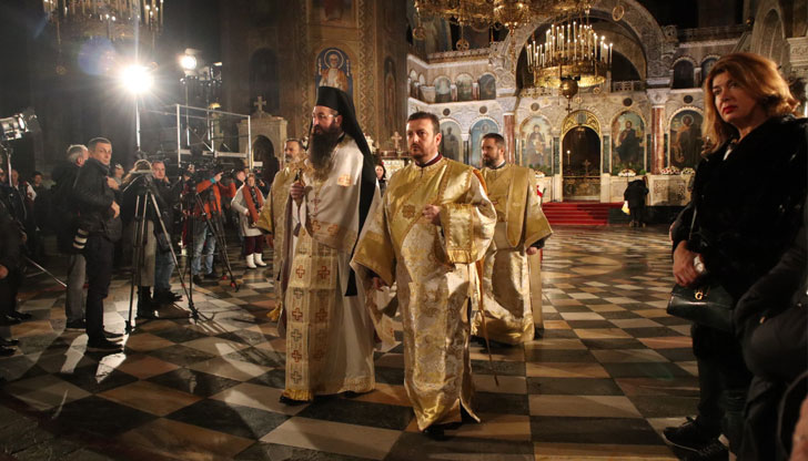 Нито един представител на Президентството или Министерски съвет не присъства