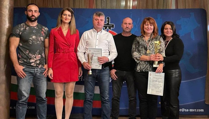 В отборната надпревара при жените Людмила Пенева и Венета Сорева