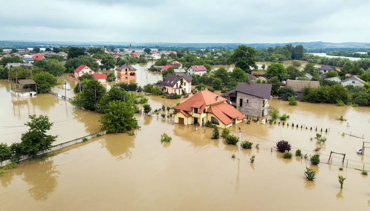 Тялото на 95-годишната Хамиде Коджа е влачено метри от придошлите