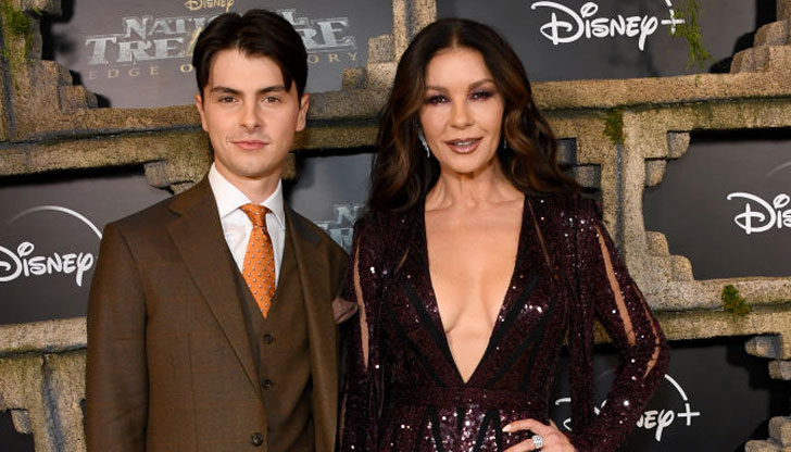 Актрисата представи сериала National Treasure: Edge of HistoryКатрин Зита-Джоунс със