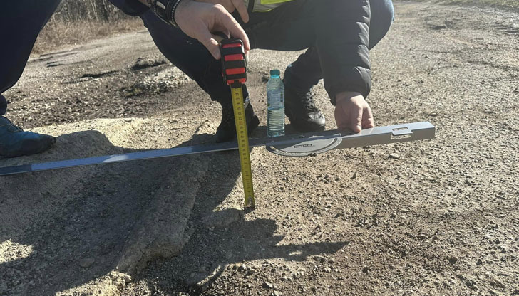 Маршрутът служи за обходен на АМ ТракияАПИ допусна международен път