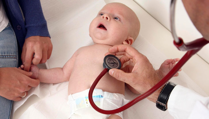 Заразата е опасна най-вече за бебетатаБебетата често имат хрема, кашлица,
