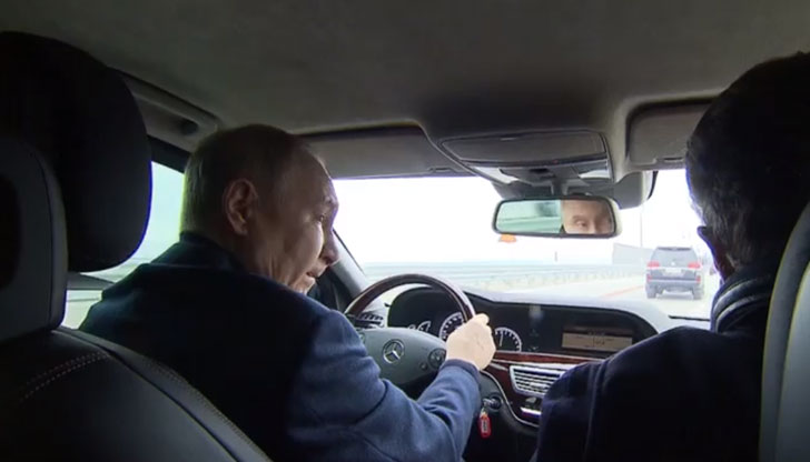 Руският президент е информиран за възстановяването на моста след октомврийските