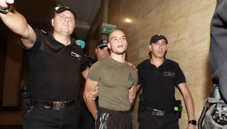 Прокурорският син отива на съд за осем престъпленияТова е последното