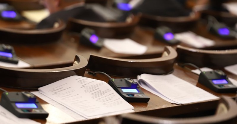 Депутатите на Борисов искаха да отпадне изискването паметите да се