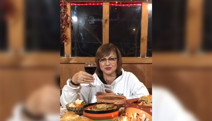 Лидерката на социалистите пожела мирна, здрава и благодатна 2023 годинаС