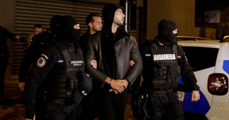 Бившият кикбоксьор е задържан заедно с брат сиАндрю Тейт, британско-американски