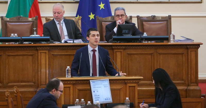 Предлагам да се върнем към дневния ред на обществото, заяви