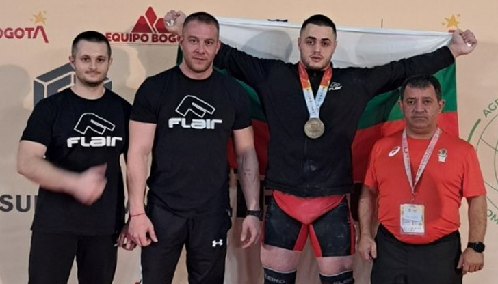 При третия си опит с 220 кг Насар си осигури