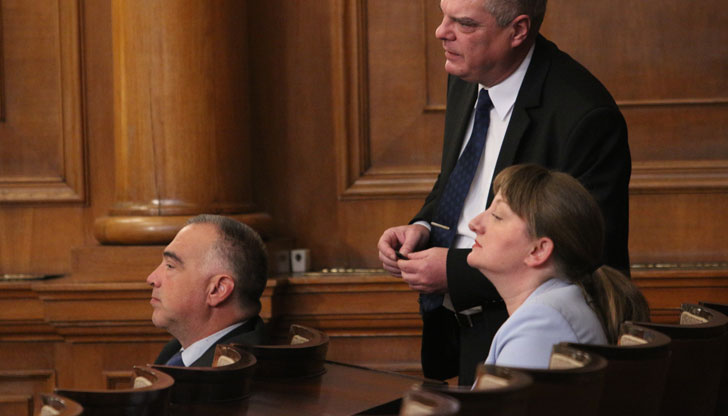 Според Деница Сачева механичното увеличаване на минималната работна заплата ще