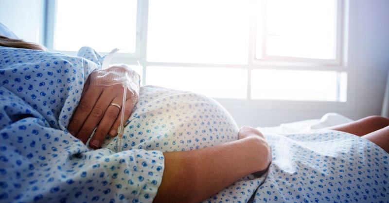 Жената е починала при спешно секцио, а бебето е мъртвороденоСпоред